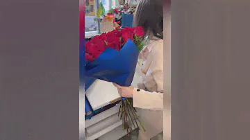 Все прекрасное не может быть столь простым, тогда бы его так не ценили. #цветы #небо #букеты