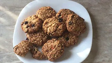 Печенье овсяное с курагой черносливом, изюмом и курагой.